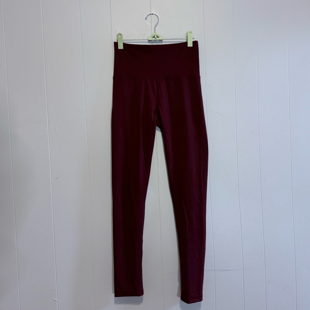 Manduka High Waisted Burgundy Leggings Size Medium
